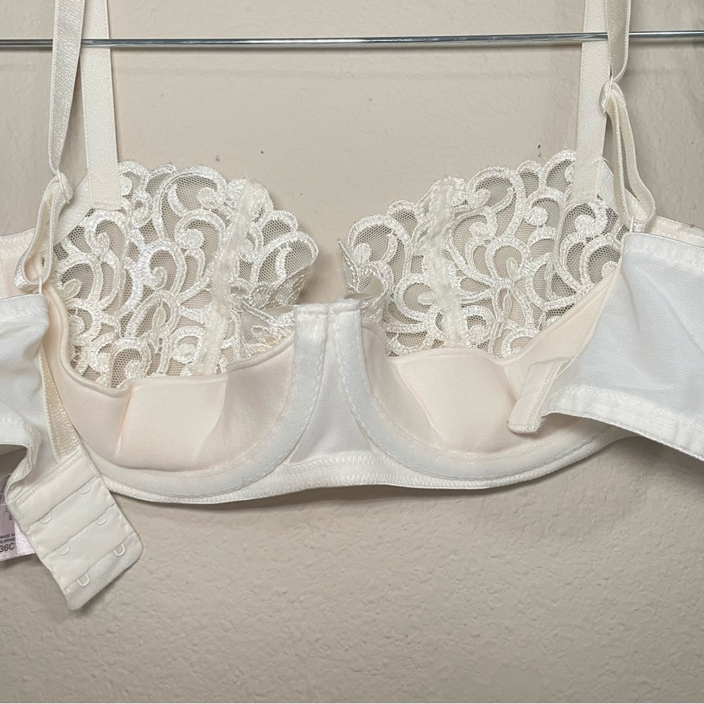 Vintage Victoria's Secret Beige Lace Embroidered Balconet Sling Bra‎ Sz 36C - Picture 4 of 8